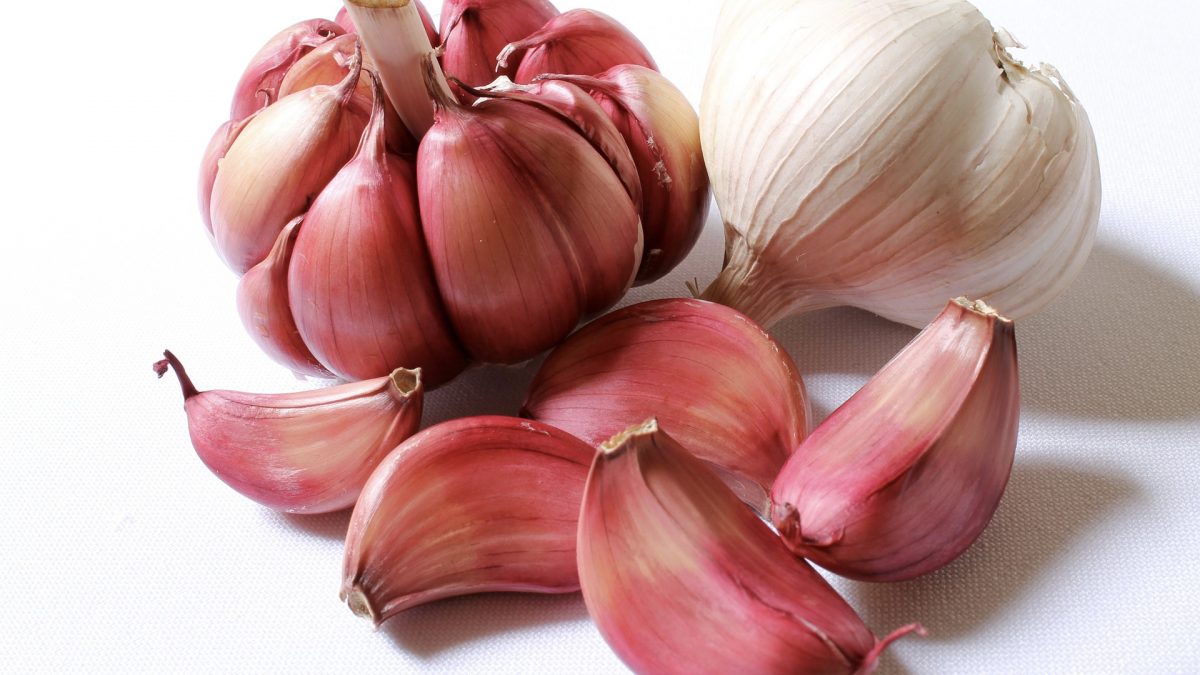 Best Food for Lead Poisoning - Garlic