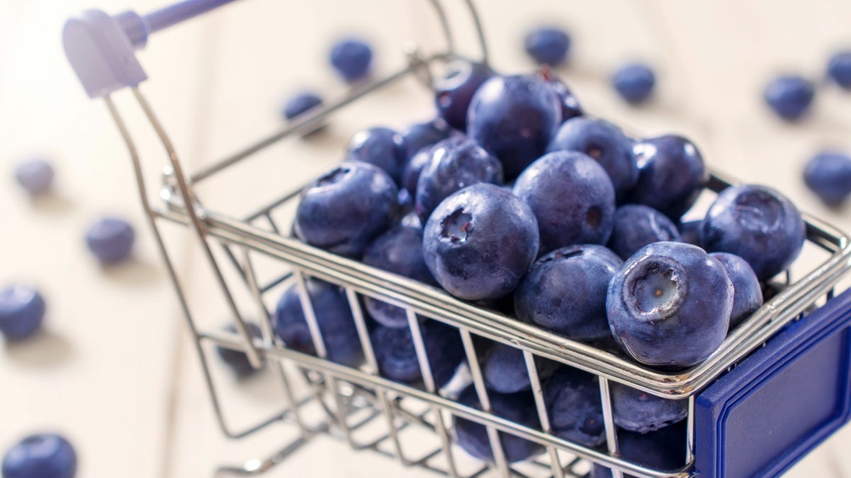 The Benefits of Acai vs. Blueberries for Artery Function