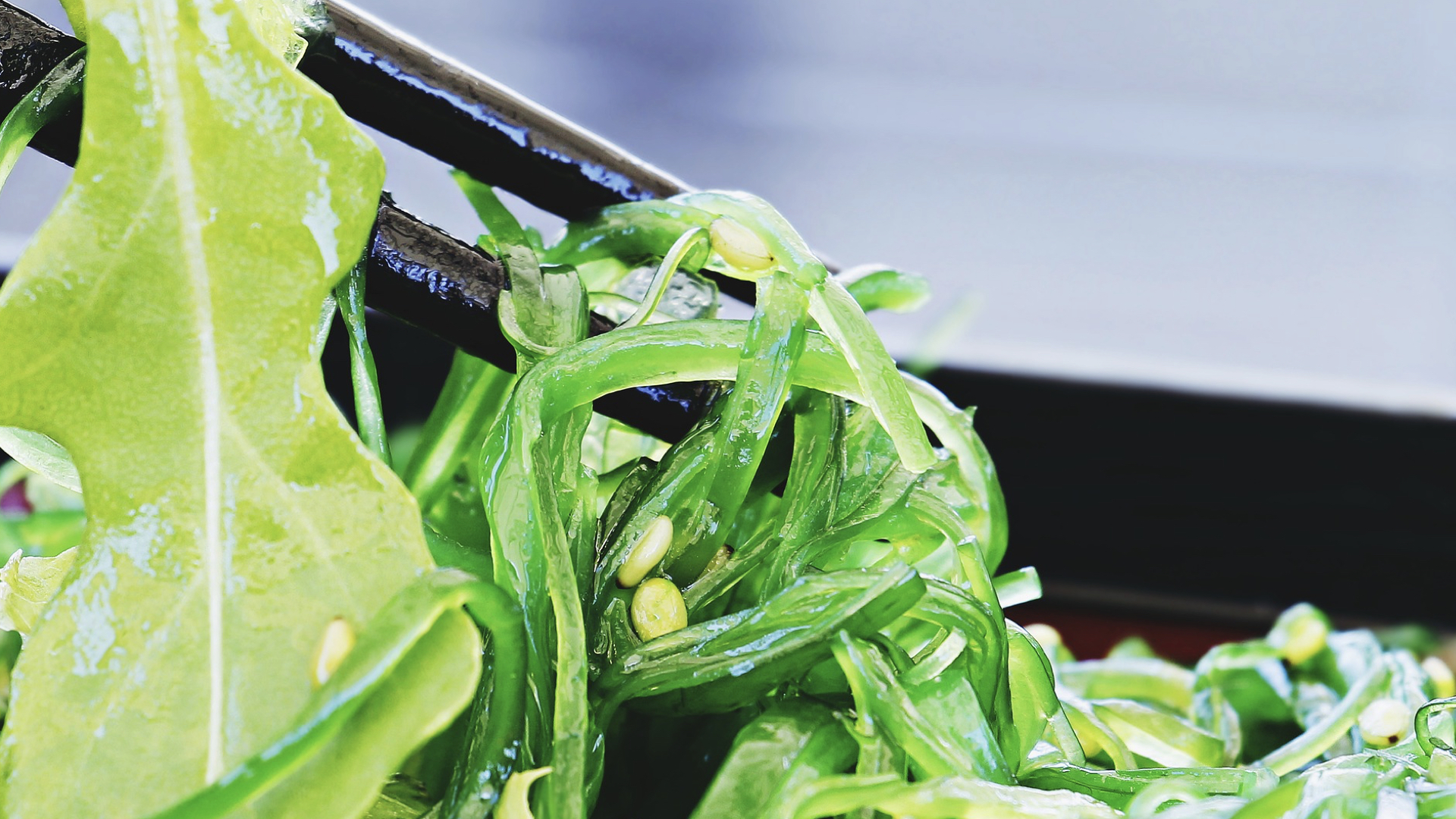The Benefits of Wakame Seaweed Salad on Blood Pressure