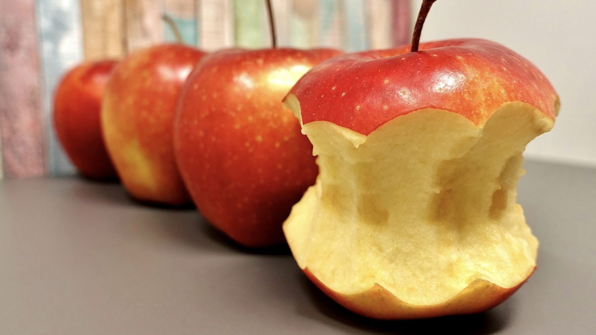 For Flavonoid Benefits, Don't Peel Apples