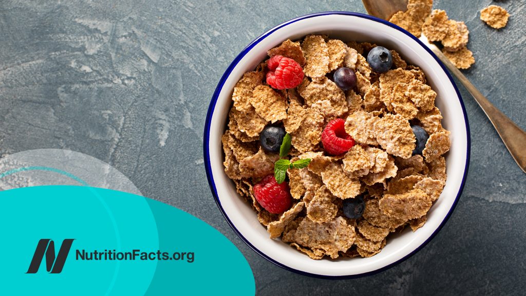 Multigrain cereals with fresh berry