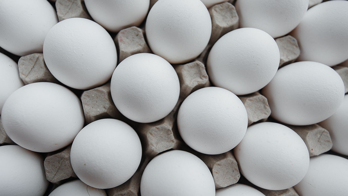 https://nutritionfacts.org/app/uploads/2022/06/How-Eggs-Can-Impact-Body-Odor.jpg