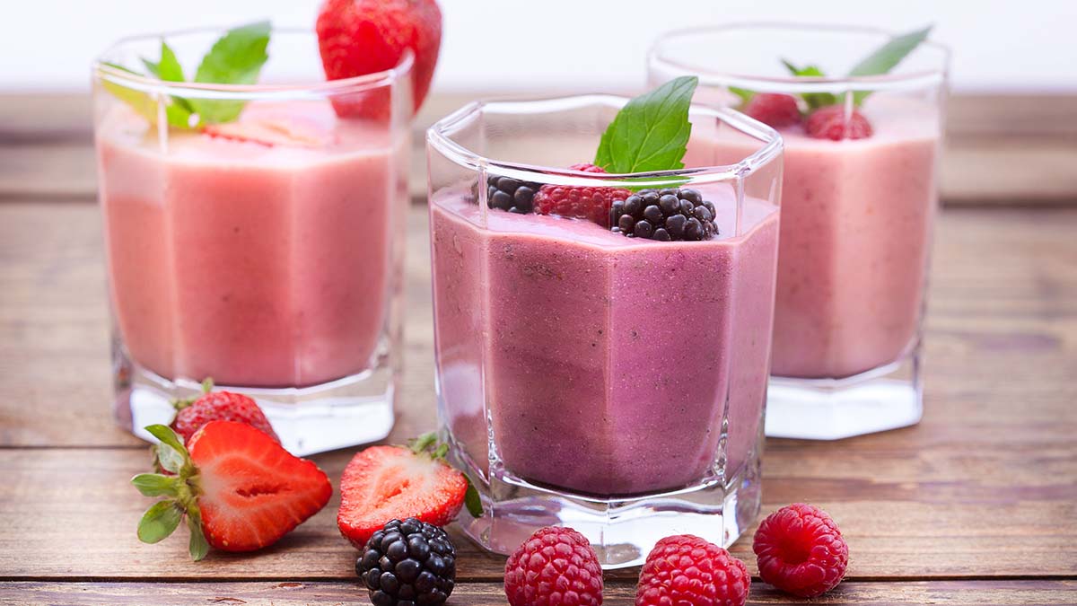 Why Smoothies Are Better Than Juicing