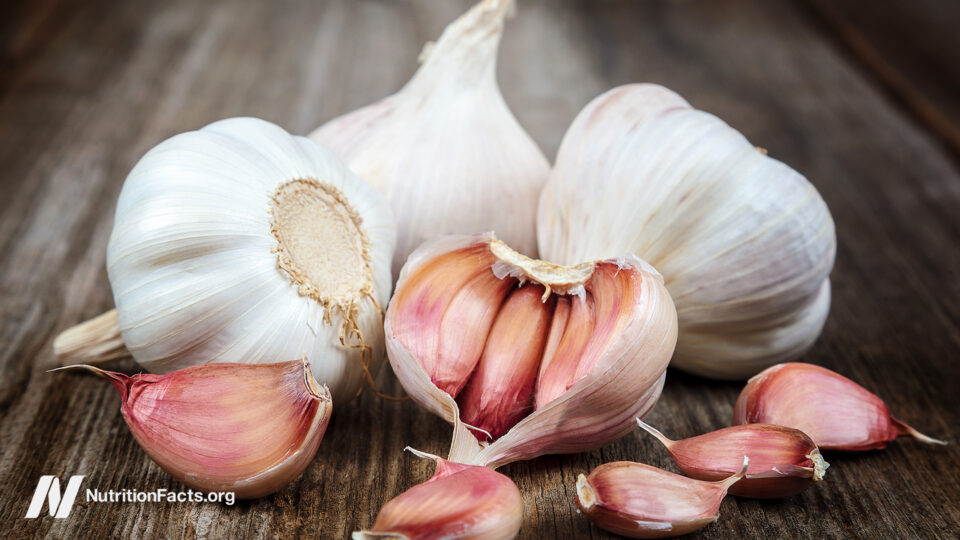 Fighting Cancer and the Common Cold with Garlic 